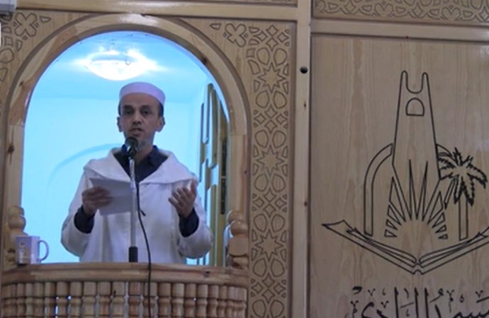 وجوب الإنابة والتضرع إلى الله