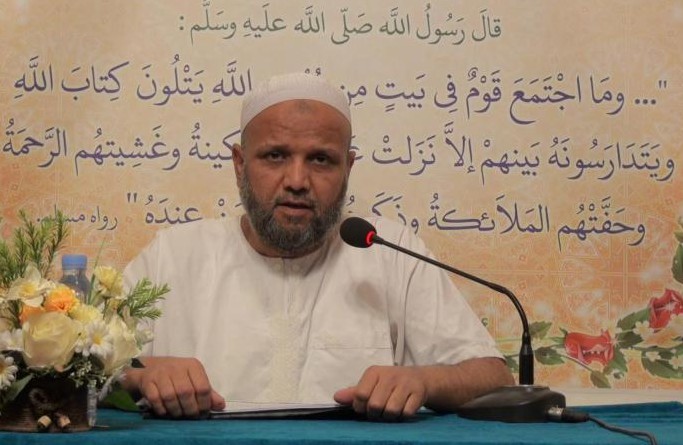 الصلوات المفروضة ومواقيتها والمحافظة عليها